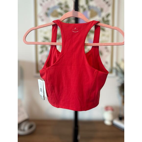 NWT Beyond Yoga PowerbeyondIntensity Racerback Cropped Tank Retro Red Size Small - Picture 2 of 7
